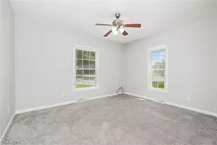 918 Raymond Ave, Barberton, OH 44203 - Photo 5
