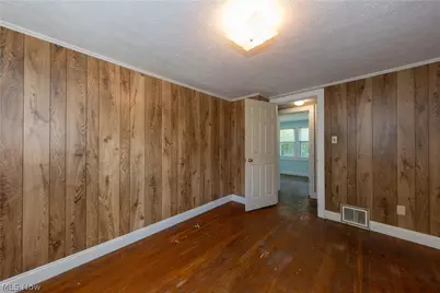 324 Montrose Avenue, Akron, OH 44310 - Photo 19