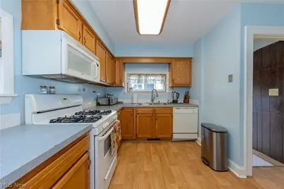 324 Montrose Avenue, Akron, OH 44310 - Photo 11