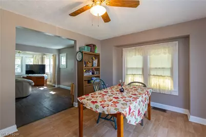 324 Montrose Avenue, Akron, OH 44310 - Photo 9