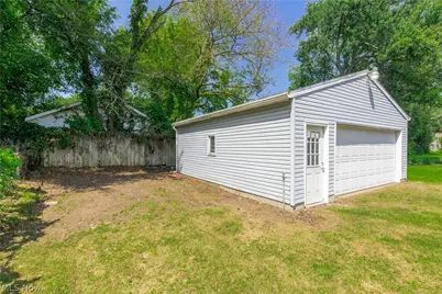 324 Montrose Avenue, Akron, OH 44310 - Photo 31
