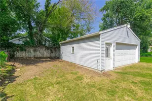 324 Montrose Ave, Akron, OH 44310 - Photo 31