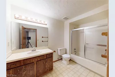 8495 Painesville Warren Road, Concord Twp, OH 44077 - Photo 29