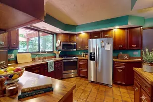 8495 Painesville Warren Rd, Concord Twp, OH 44077 - Photo 7