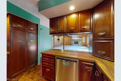 8495 Painesville Warren Road, Concord Twp, OH 44077 - Photo 11