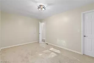 1075 River Rd, Lake Milton, OH 44429 - Photo 15