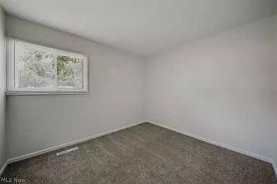 24360 Uppingham Road, Huber Heights, OH 44146 - Photo 9