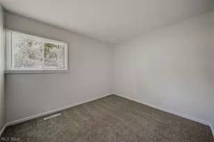 24360 Uppingham Rd, Huber Heights, OH 44146 - Photo 9