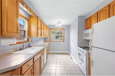 5721 Delora Avenue, Loveland, OH 44144 - Photo 9