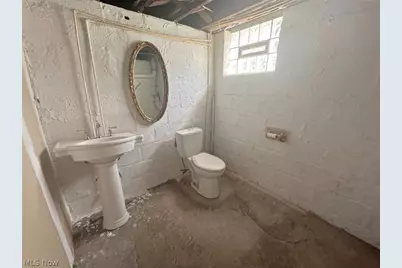 950 Snyder Street, Akron, OH 44307 - Photo 23