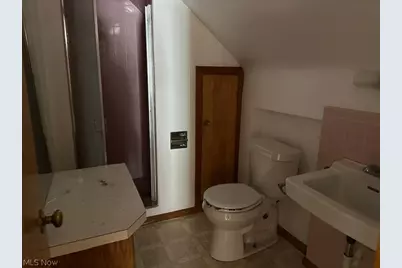2224 Coral Sea, Youngstown, OH 44511 - Photo 9