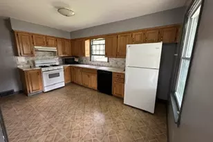 2224 Coral Sea, Youngstown, OH 44511 - Photo 5