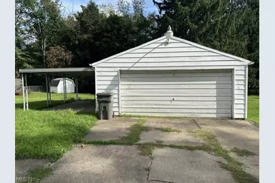 2224 Coral Sea, Youngstown, OH 44511 - Photo 3