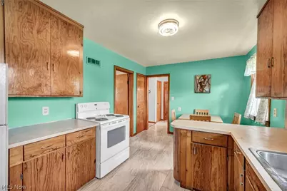 1011 39th Street NE, Canton, OH 44714 - Photo 9