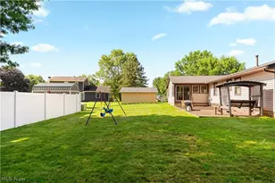 12534 Springwater Ave NW, Uniontown, OH 44685 - Photo 3