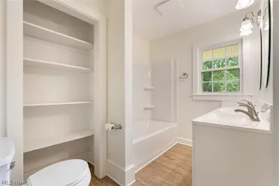 156 E Mapledale Avenue, Akron, OH 44301 - Photo 17