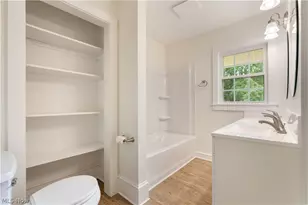156 E Mapledale Ave, Akron, OH 44301 - Photo 17