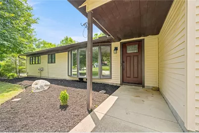 8160 Joyce Road, Grandview Heights, OH 44147 - Photo 3