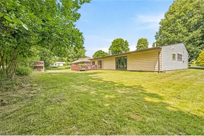 8160 Joyce Road, Grandview Heights, OH 44147 - Photo 37