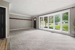 8160 Joyce Rd, Grandview Heights, OH 44147 - Photo 7