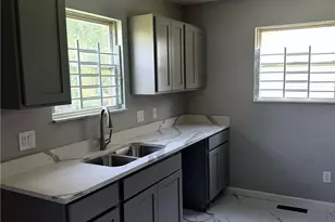 10011 Hulda Ave, Loveland, OH 44104 - Photo 11