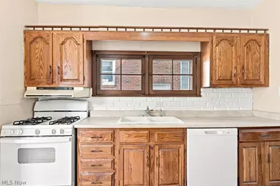 513 Redondo Road, Youngstown, OH 44504 - Photo 9