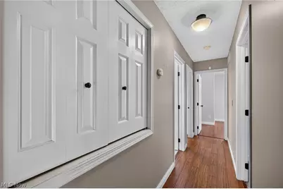 38408 Piccadilly Square, Willoughby, OH 44094 - Photo 23