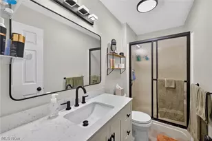 38408 Piccadilly Square, Willoughby, OH 44094 - Photo 25