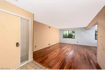 879 Hampton Ridge Drive, Akron, OH 44313 - Photo 9