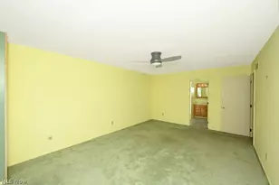 879 Hampton Ridge Dr, Akron, OH 44313 - Photo 23