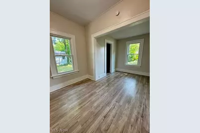 1079 Peerless Avenue, Akron, OH 44320 - Photo 7