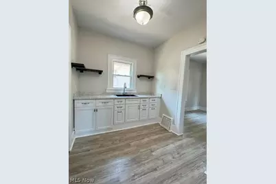 1079 Peerless Avenue, Akron, OH 44320 - Photo 5