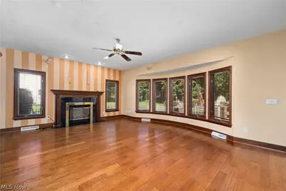 6232 Oak Point, Lorain, OH 44053 - Photo 7