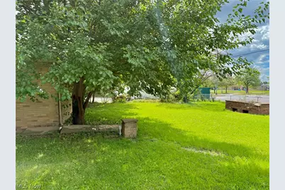 1201 Benskin Avenue SW, Canton, OH 44710 - Photo 7