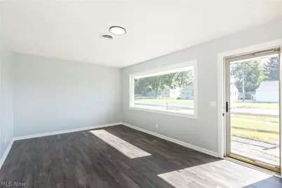 2215 Willowrow Avenue NE, Canton, OH 44705 - Photo 3
