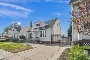 30213 Robert St, Wickliffe, OH 44092 - Photo 3