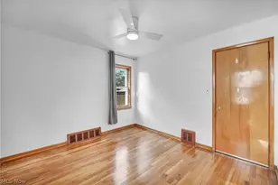 30213 Robert St, Wickliffe, OH 44092 - Photo 17