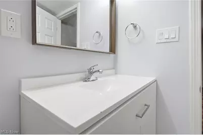 571 Wesleyan Avenue, Barberton, OH 44203 - Photo 37