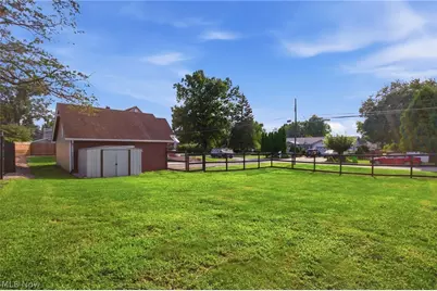 571 Wesleyan Avenue, Barberton, OH 44203 - Photo 45