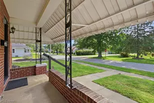 571 Wesleyan Ave, Barberton, OH 44203 - Photo 9