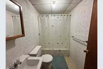 128 Starvaggi Drive, Weirton, WV 26062 - Photo 21