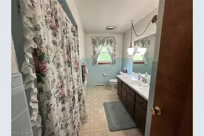 128 Starvaggi Drive, Weirton, WV 26062 - Photo 19