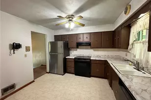 128 Starvaggi Dr, Weirton, WV 26062 - Photo 7