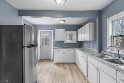 594 Columbia Avenue, Akron, OH 44310 - Photo 11