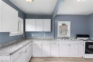 594 Columbia Ave, Akron, OH 44310 - Photo 15