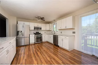 5326 Hillsboro Avenue SE, Canton, OH 44707 - Photo 9