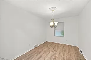 29008 Uxbridge Dr, Willowick, OH 44095 - Photo 9