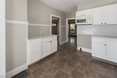 324 Tuscarawas Avenue NW, Brewster, OH 44613 - Photo 17