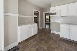 324 Tuscarawas Ave NW, Brewster, OH 44613 - Photo 17
