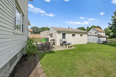 173 25th Street NW, Barberton, OH 44203 - Photo 3